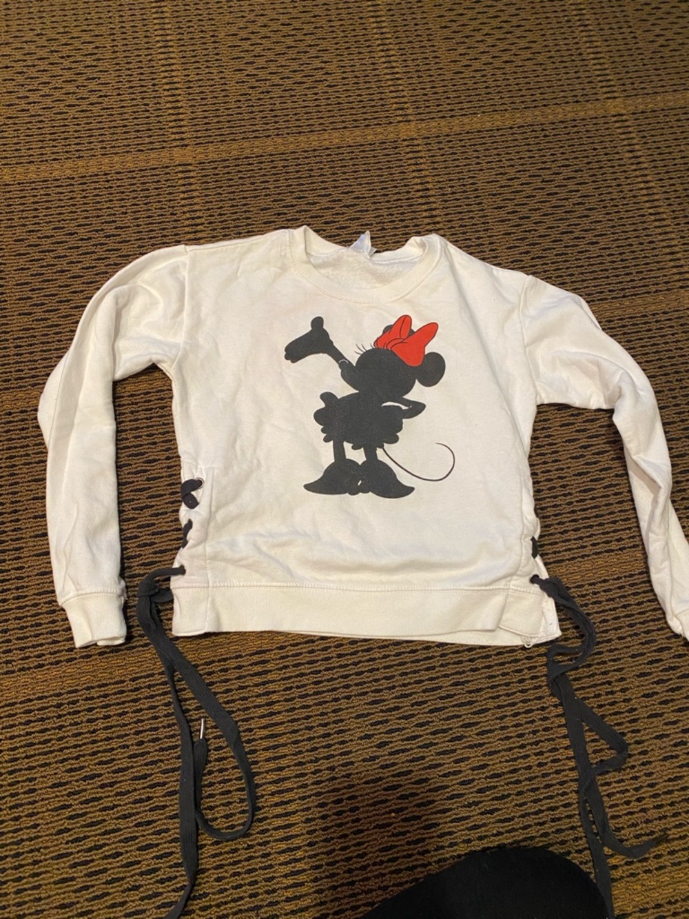 Disney 
White Minnie Mouse Graphic Sweatshirt with Red Bow